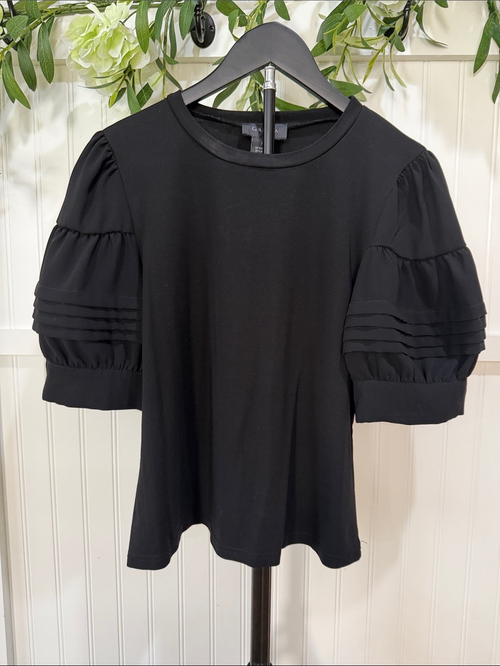 #983 GRACIA Black Puff Sleeve w Pleats Blouse